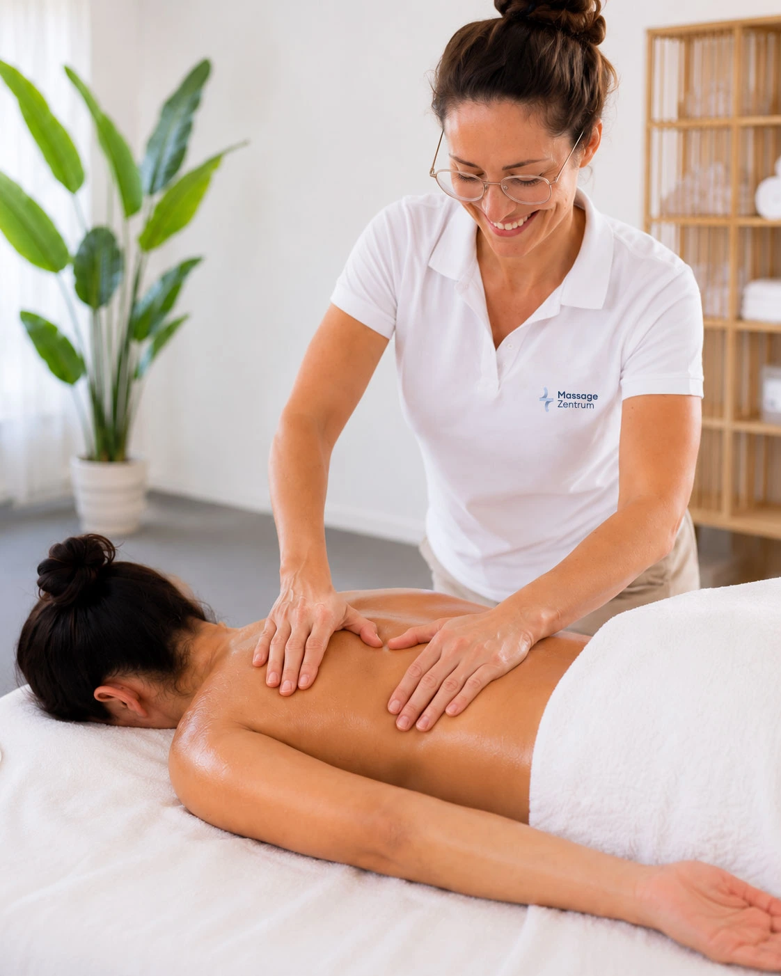 Therapeutische Massage in der Praxis an der Holzmoosrütistrasse 10B